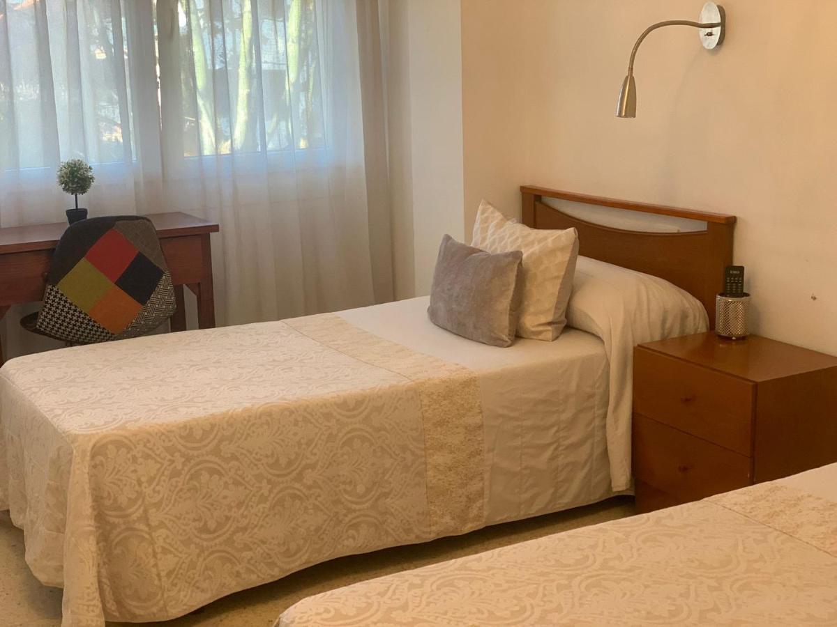 سانت إلاري ساكالم Hostal Torras المظهر الخارجي الصورة